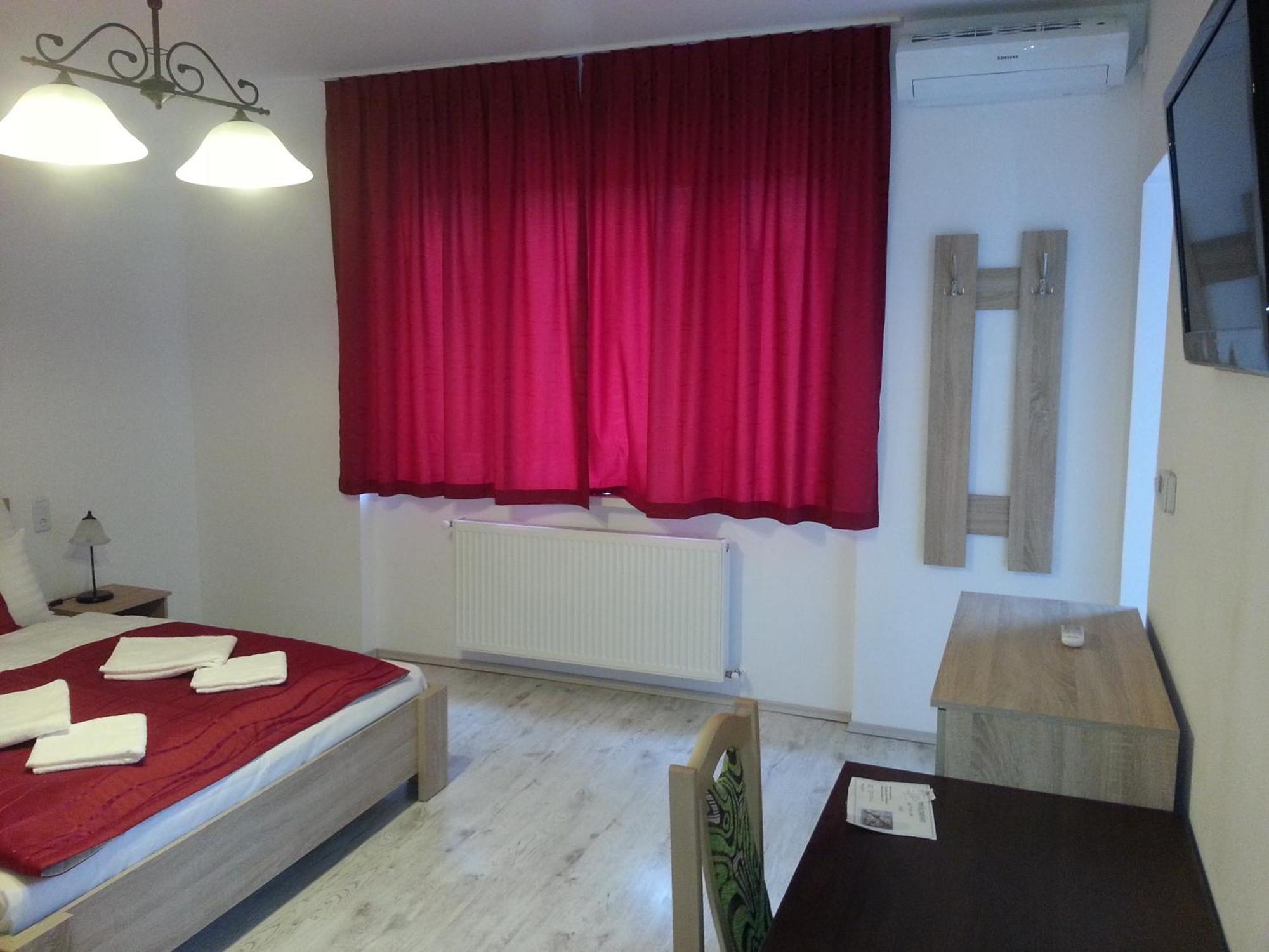 Downtown Apartment Miskolc Exterior photo